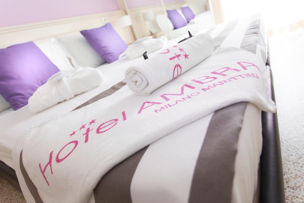 Hotel Ambra Milano Marittima Rum bild