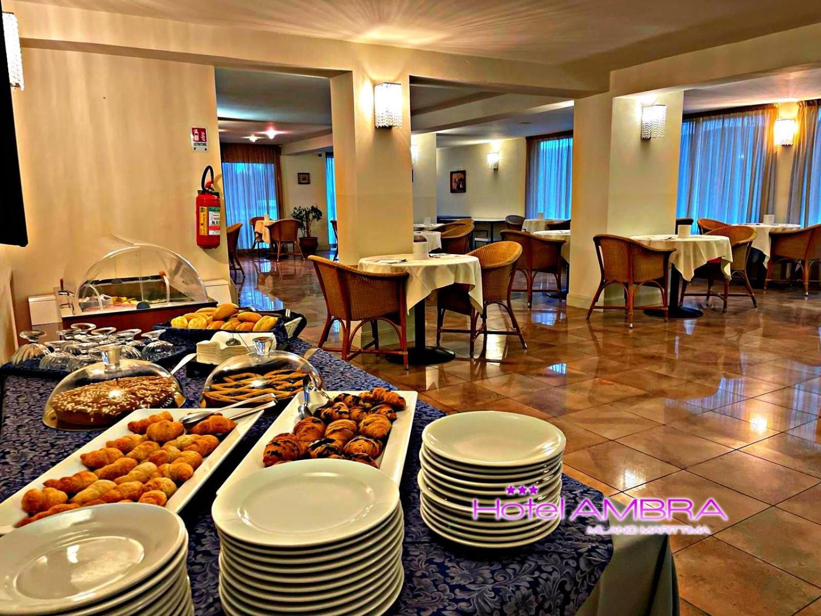 Hotel Ambra Milano Marittima Exteriör bild